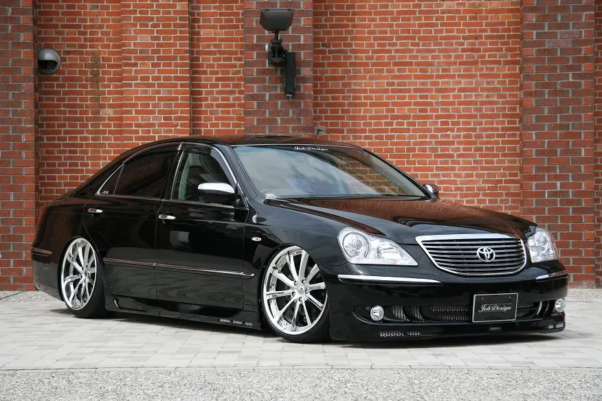 JOB DESIGN Body Kit for Toyota Crown Majesta UZS186/187