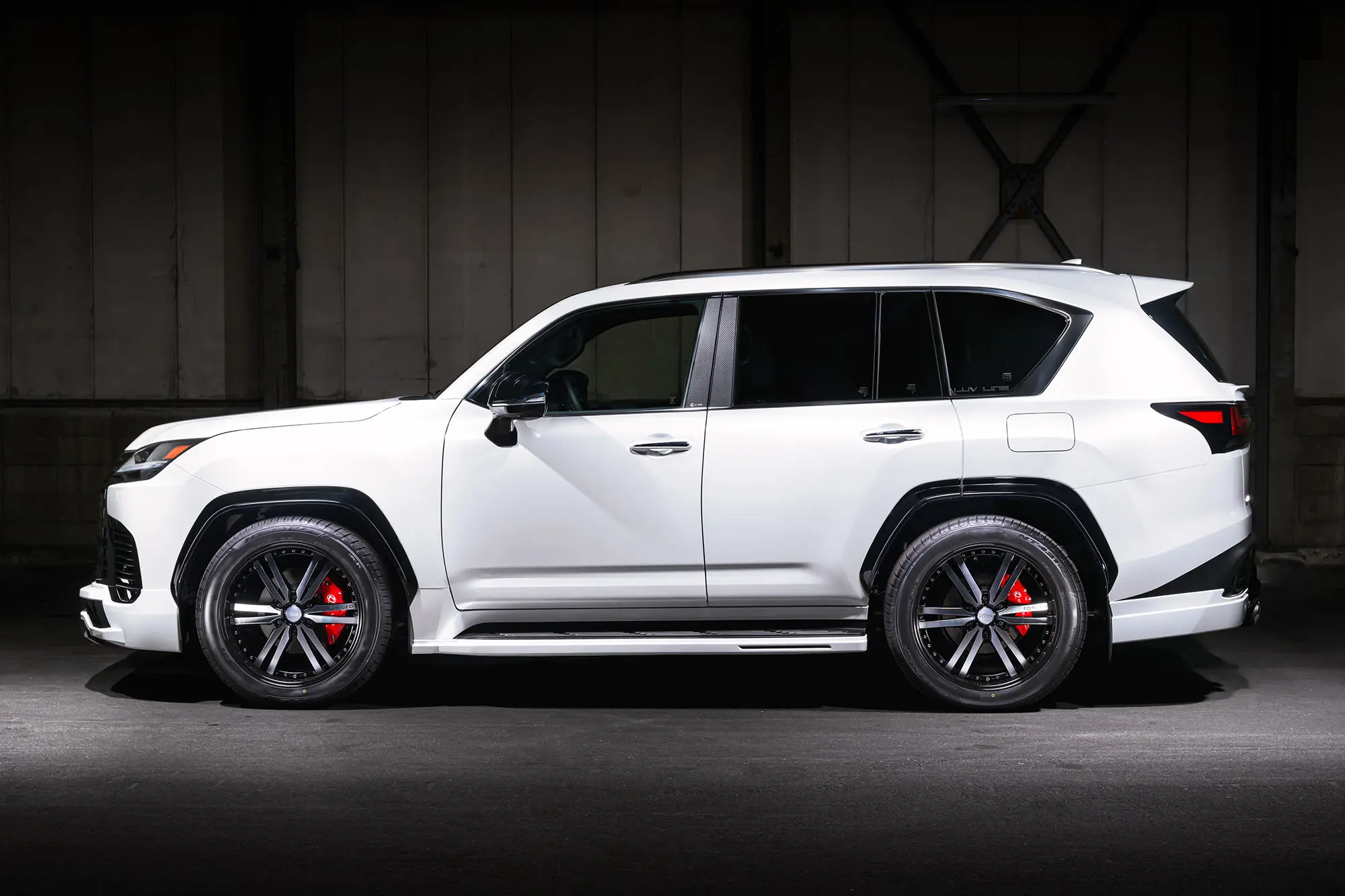 M'z SPEED EXCLUSIVE ZEUS LUV LINE Body Kit for LEXUS LX 600