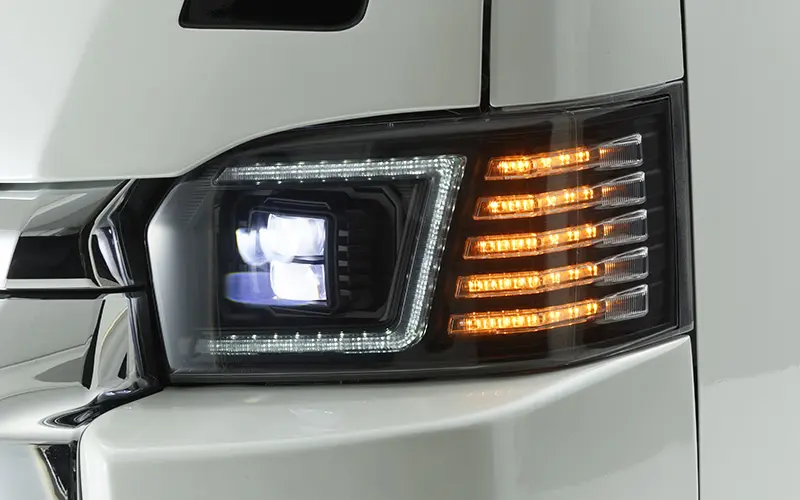 DYNASTY Dignity Head Light for Hiace