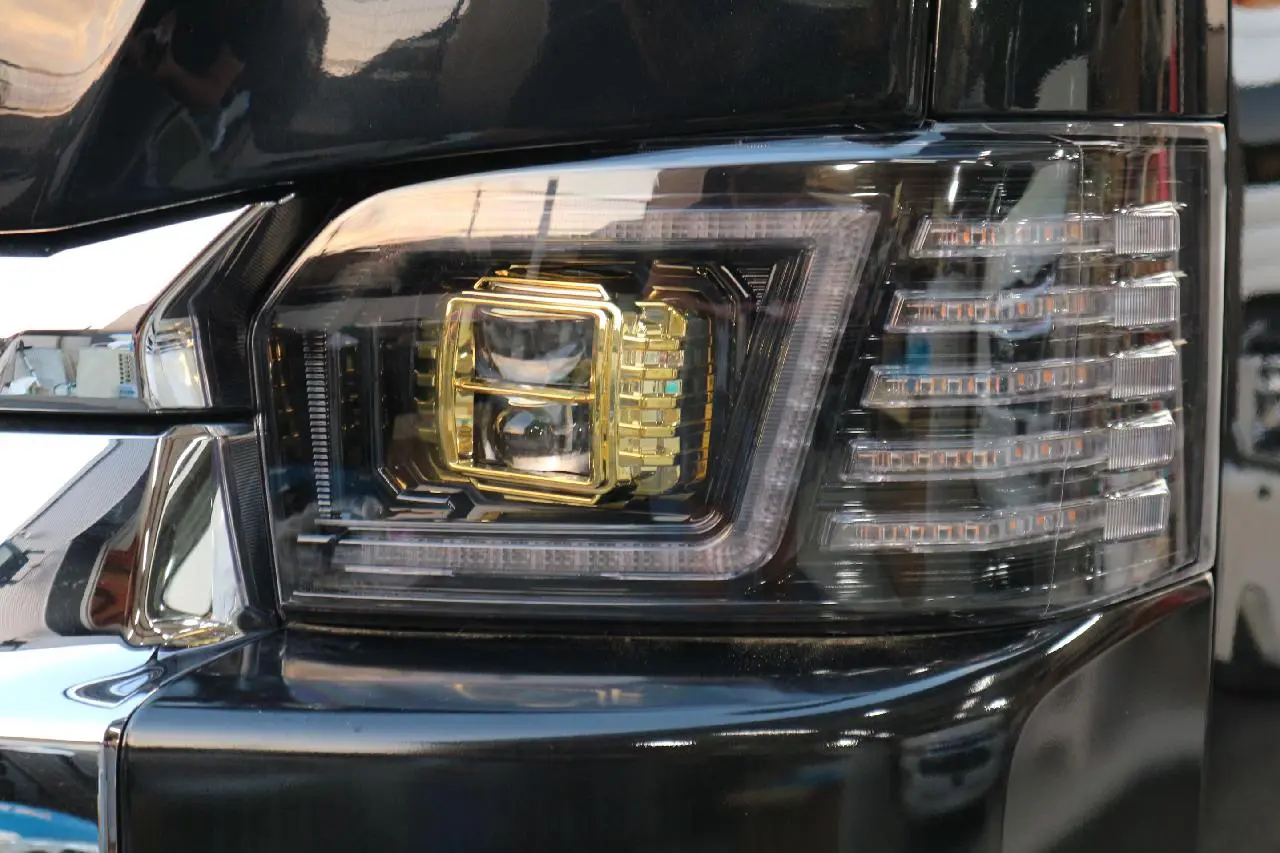 DYNASTY Dignity Golden Eye Sequential LED Headlights for Hiace