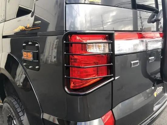 KADDIS Black Tail Lens Guard for Mitsubishi Delica D:5 (Late Model)