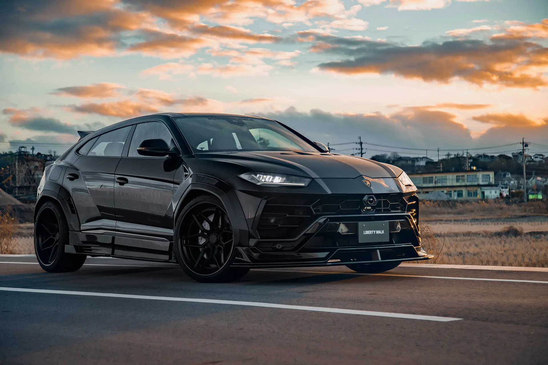 LB-WORKS COMPLETE BODY KIT FOR LAMBORGHINI URUS