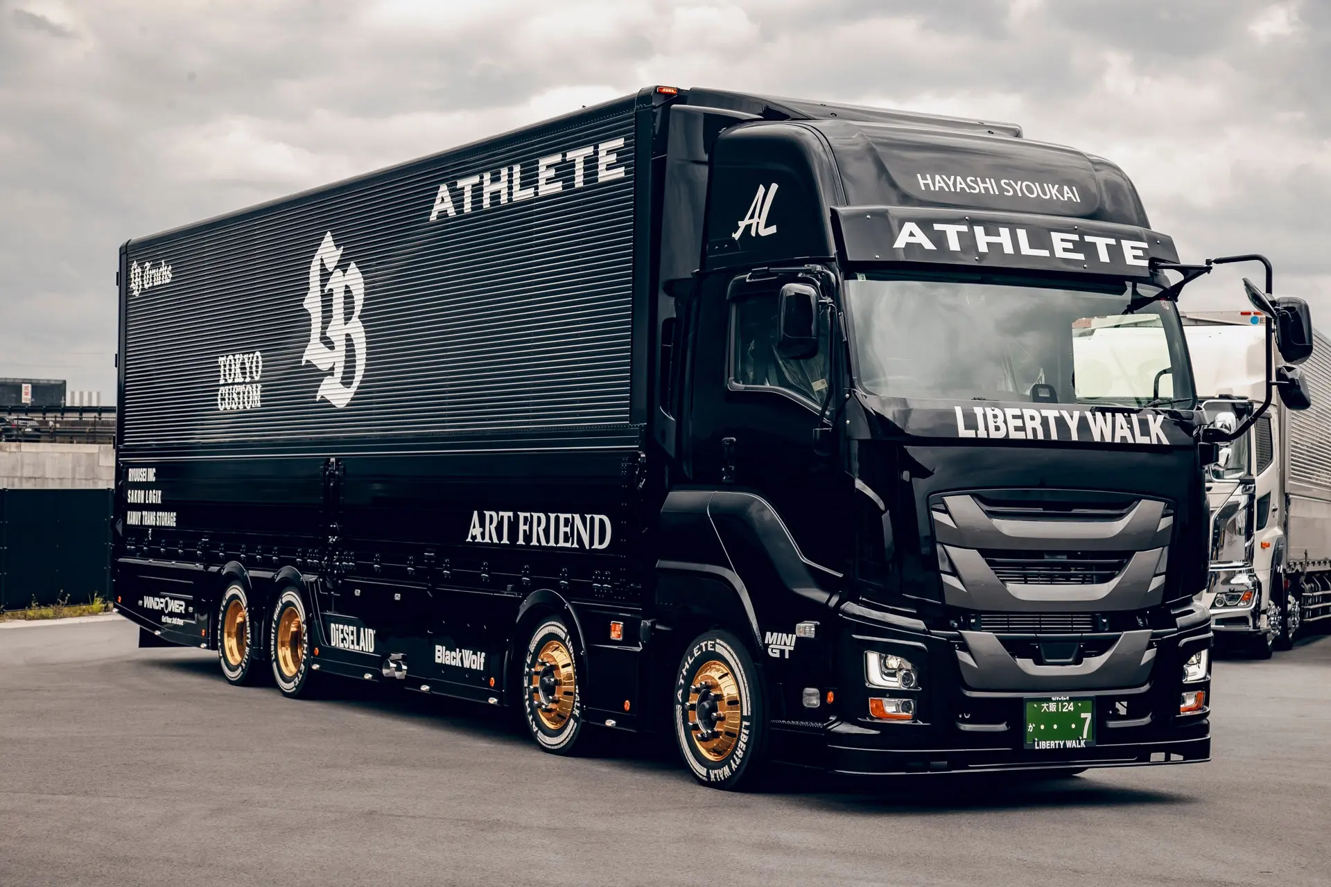 LB-TRUCKS COMPLETE BODY KIT FOR ISUZU GIGA