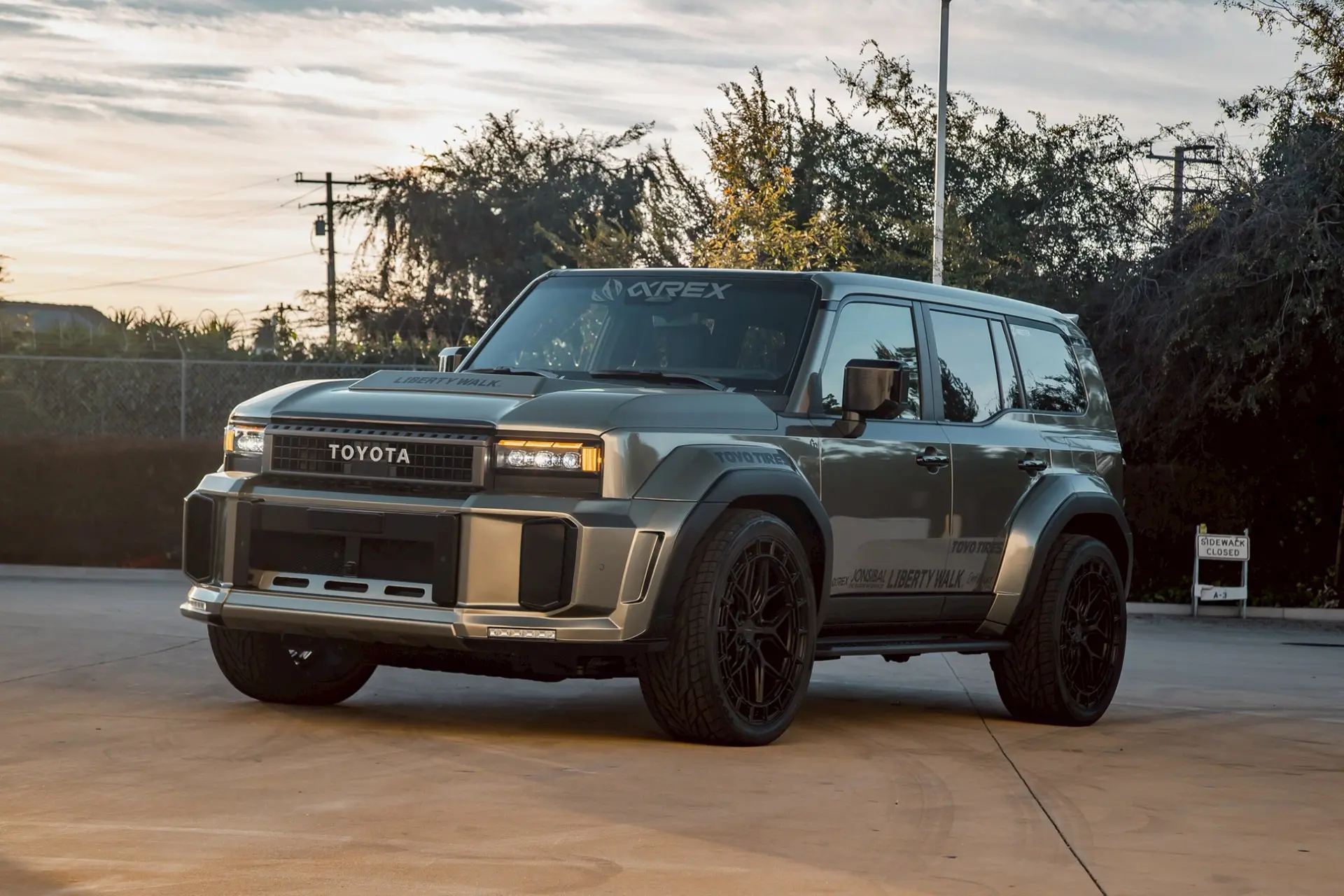 LIBERTY WALK LB-WORKS COMPLETE BODY KIT FOR TOYOTA LAND CRUISER 250