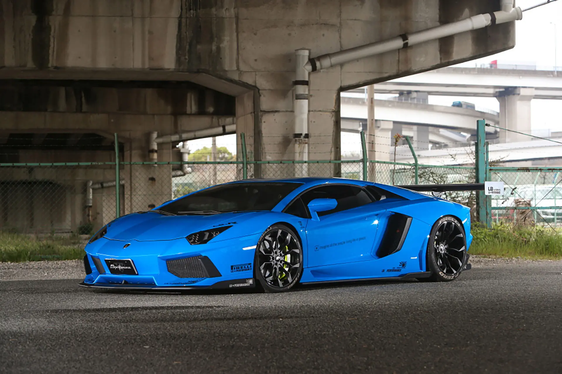 LB★PERFORMANCE COMPLETE BODY KIT LAMBORGHINI AVENTADOR