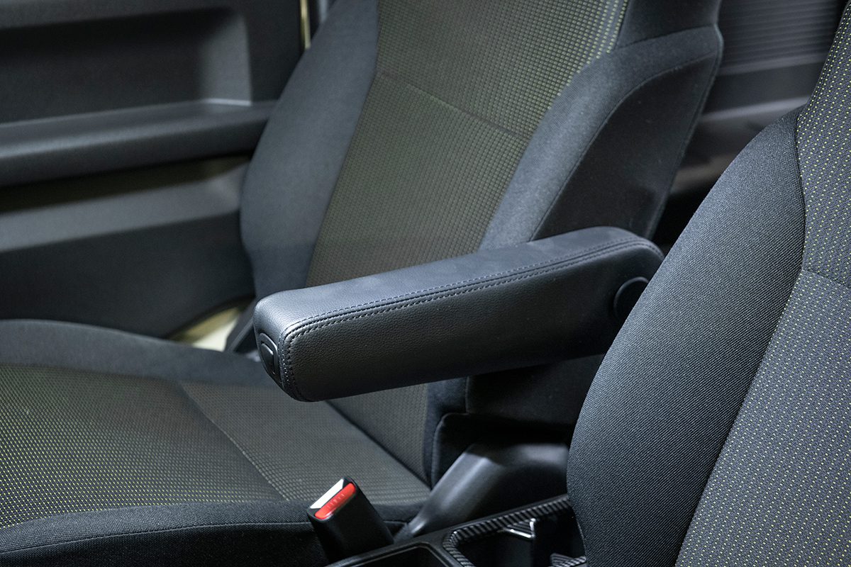 Suzuki Jimny 2019 adjustable armrest