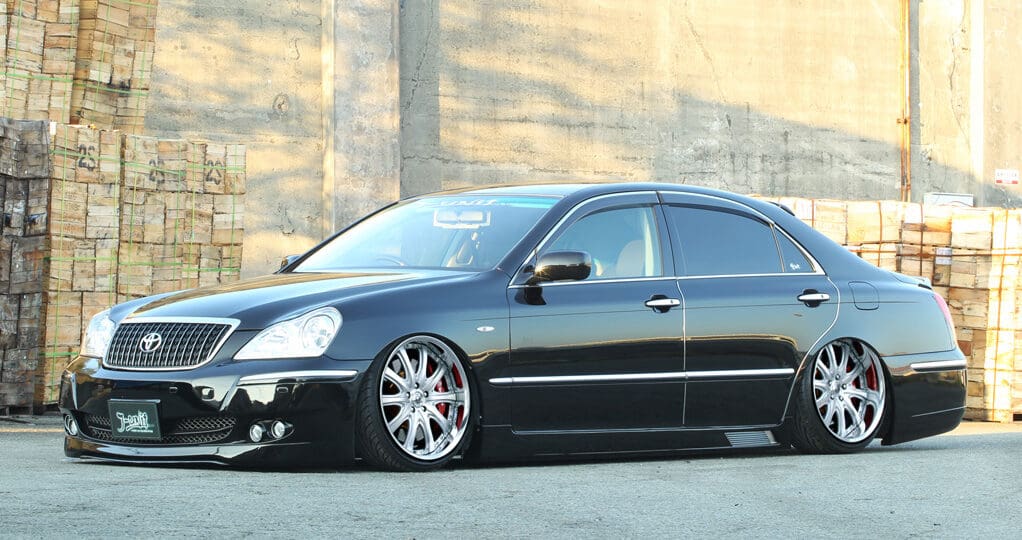 J-Unit Body kit for Toyota Crown Majesta Later Model UZS186/187