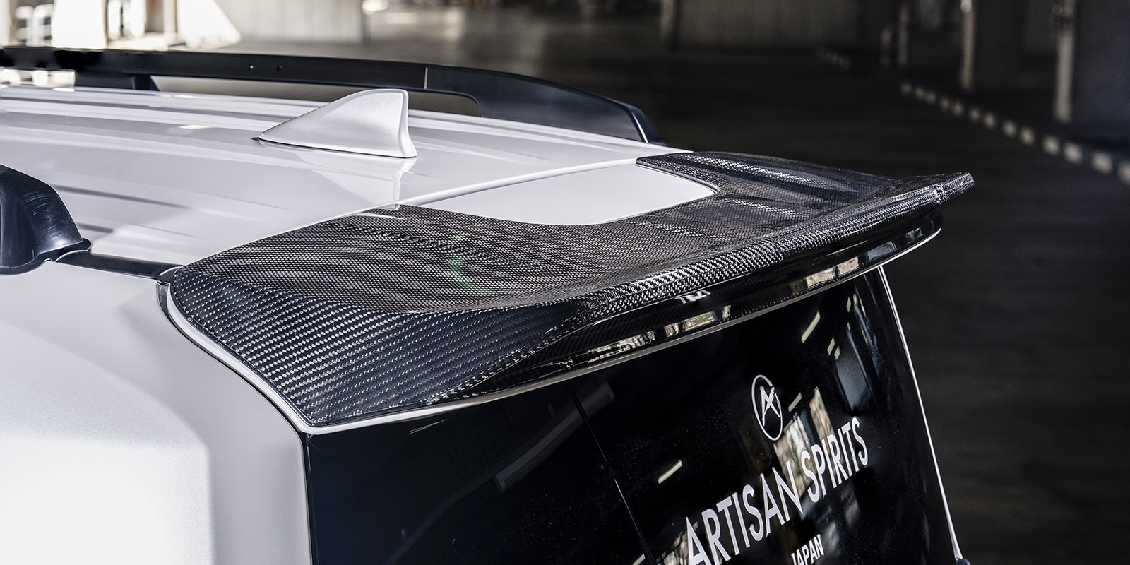 ARTISAN REAR ROOF SPOILER for Toyota LAND CRUISER 300