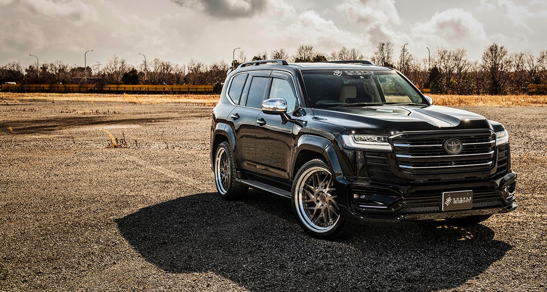 DOUBLE EIGHT BODY KIT FOR TOYOTA LAND CRUISER 300 HALF TYPE ZX