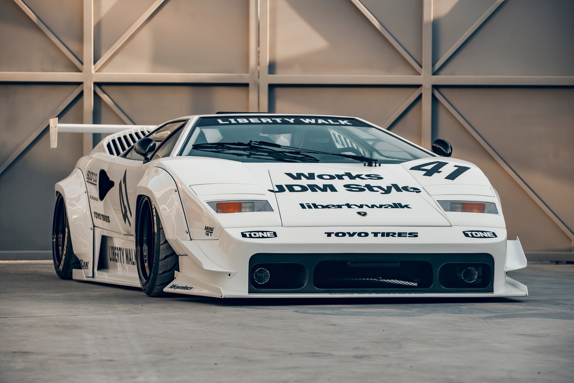 LB-WORKS COMPLETE BODY KIT FOR LAMBORGHINI COUNTACH